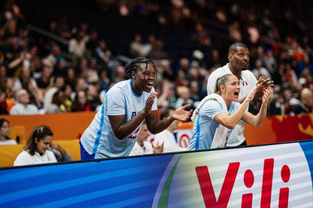 FIBA Women’s Basketball World Cup 2026: China vs. France, September 10, 2026—France celebrates, CHEERS, basketball bench, FIBA Women’s Basketball World Cup 2026, Final Phase, Quarterfinals: China vs. France on September 10, 2026, at the Uber Arena, Berlin Copyright: xBEAUTIFULxSPORTS Tonhäuserx