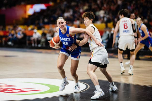 FIBA Women’s Basketball World Cup 2026: China vs. France, September 10, 2026; Pauline Astier (France), 98; Li Yuan (China), 4; Basketball; FIBA Women’s Basketball World Cup 2026; Final Phase, Quarterfinals: China vs. France on September 10, 2026, at the Uber Arena, Berlin Copyright: xBEAUTIFULxSPORTS Tonhäuserx