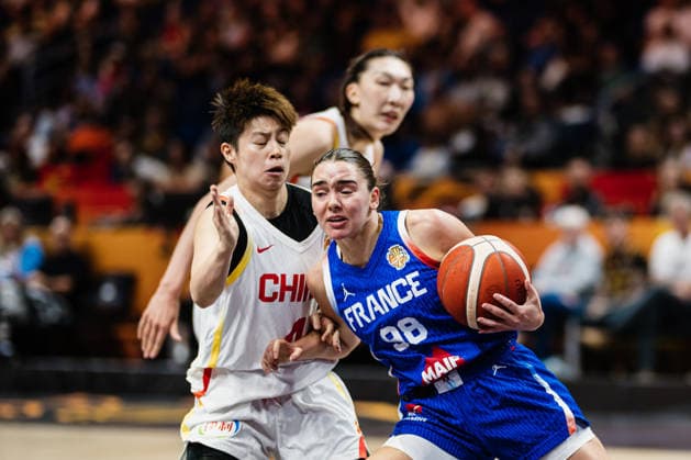 FIBA Women’s Basketball World Cup 2026: China vs. France, September 10, 2026; Pauline Astier (France), 98; Li Yuan (China), 4; Basketball; FIBA Women’s Basketball World Cup 2026; Final Phase, Quarterfinals: China vs. France on September 10, 2026, at the Uber Arena, Berlin Copyright: xBEAUTIFULxSPORTS Tonhäuserx