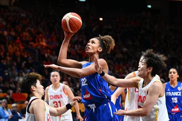 China v France - FIBA Women s Basketball World Cup 2026 Quarter-Final BERLIN, GERMANY - SEPTEMBER 10 : Badiane Marieme center of France during the FIBA Women s Basketball World Cup quarter final match between China and France in Berlin on September 10, 2026 in Berlin, Germany, 10 09 2026 Berlin Germany  Copyright: xVincentxKalutx