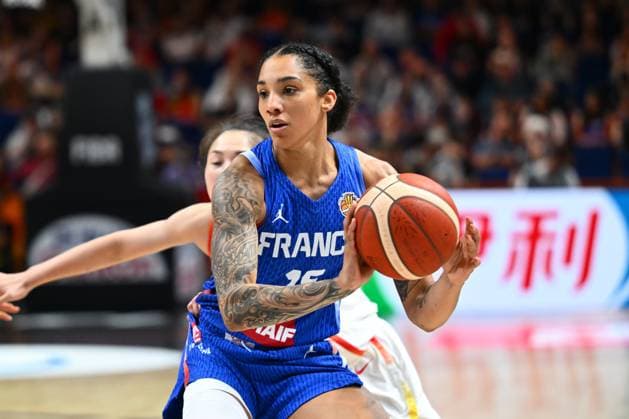 China v France - FIBA Women s Basketball World Cup 2026 Quarter-Final BERLIN, GERMANY - SEPTEMBER 10 : Williams Gabby forward of France during the FIBA Women s Basketball World Cup quarter final match between China and France in Berlin on September 10, 2026 in Berlin, Germany, 10 09 2026 Berlin Germany  Copyright: xVincentxKalutx