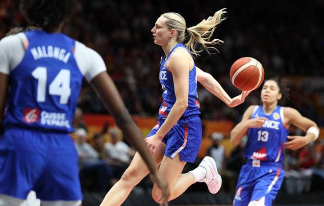French™ Marine Johannes fights for the ball during a basketball game between France and China, a quarter-final game at the FIBA Women s Basketball World Cup, on Thursday 10 September 2026, in Berlin, Germany. The FIBA Women s Basketball World Cup takes place in Berlin from 4 to 13 September 2026. VIRGINIExLEFOUR  x185856139x