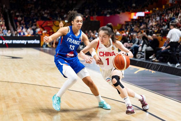 Manman Zhang (China), No. 1, dribbling past Janelle Salaun (France), No. 13, GER, China vs. France, Basketball, 2026 FIBA Women s World Cup, Quarterfinals, September 10, 2026, GER, China vs. France, Basketball, 2026 FIBA Women’s World Cup, Quarterfinals, September 10, 2026, Berlin Copyright: xEibner-Pressefoto MaxxVincenx EP_MVN