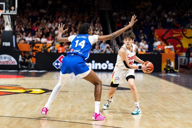Shuyu Yang (China), No. 6, Dominique Malonga (France), No. 14, GER, China vs. France, Basketball, 2026 FIBA Women s World Cup, Quarterfinals, September 10, 2026, GER, China vs. France, Basketball, FIBA Women’s World Cup 2026, Quarterfinals, September 10, 2026, Berlin Copyright: xEibner-Pressefoto MaxxVincenx EP_MVN