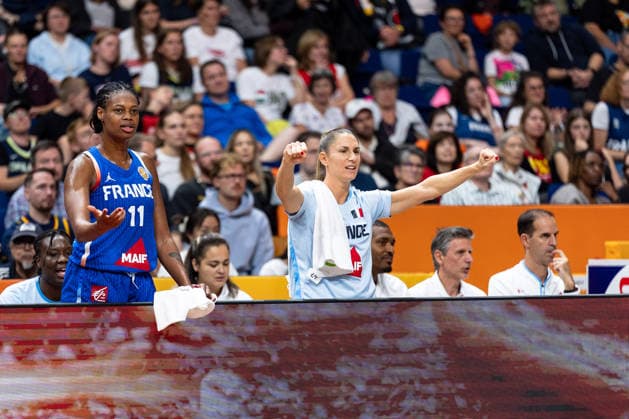 France bench celebrates; Aminata Gueye (France), 31, and Romane Bernies (France), 47, GER, China vs. France, Basketball, FIBA Women’s World Cup 2026, Quarterfinals, September 10, 2026 GER, China vs. France, Basketball, FIBA Women’s World Cup 2026, Quarterfinals, September 10, 2026 Berlin Copyright: xEibner-Pressefoto MaxxVincenx EP_MVN