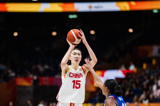 FIBA Women’s Basketball World Cup 2026: China vs. France, September 10, 2026; Han Xu (China), 15; Valeriane Ayayi (France), 11; Basketball; FIBA Women’s Basketball World Cup 2026; Final Phase, Quarterfinals: China vs. France on September 10, 2026, at the Uber Arena, Berlin Copyright: xBEAUTIFULxSPORTS Tonhäuserx