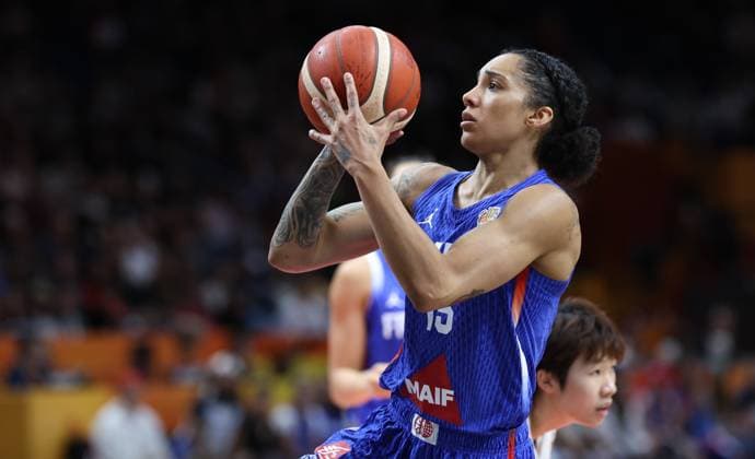French™ Gabby Williams fights for the ball during a basketball game between France and China, a quarter-final game at the FIBA Women s Basketball World Cup, on Thursday 10 September 2026, in Berlin, Germany. The FIBA Women s Basketball World Cup takes place in Berlin from 4 to 13 September 2026. VIRGINIExLEFOUR  x185857031x