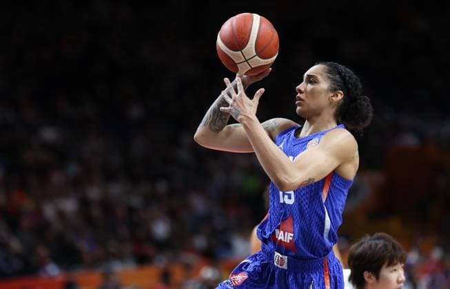 French™ Gabby Williams fights for the ball during a basketball game between France and China, a quarter-final game at the FIBA Women s Basketball World Cup, on Thursday 10 September 2026, in Berlin, Germany. The FIBA Women s Basketball World Cup takes place in Berlin from 4 to 13 September 2026. VIRGINIExLEFOUR  x185857032x