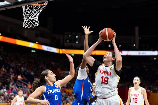 Ziyu Zhang (China), 19, with the ball; Carla Leite (France), 00, GER, China vs. France, Basketball, 2026 FIBA Women s World Cup, Quarterfinals, September 10, 2026, GER, China vs. France, Basketball, FIBA Women’s World Cup 2026, Quarterfinals, September 10, 2026, Berlin Copyright: xEibner-Pressefoto MaxxVincenx EP_MVN