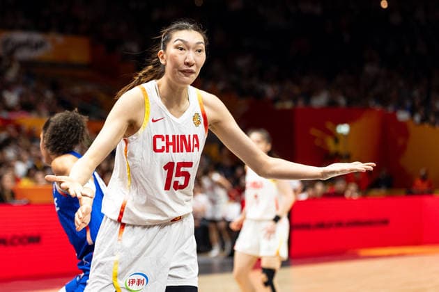 Xu Han, China, 15, disappointed; Disappointment, GER, China vs. France, Basketball, 2026 FIBA Women s World Cup, Quarterfinals, September 10, 2026, GER, China vs. France, Basketball, FIBA Women’s World Cup 2026, Quarterfinals, September 10, 2026, Berlin Copyright: xEibner-Pressefoto MaxxVincenx EP_MVN