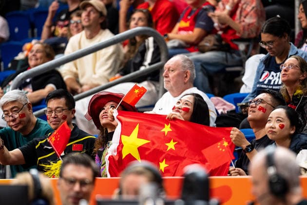 Chinese fans cheer, GER, China vs. France, Basketball, 2026 FIBA Women s World Cup, Quarterfinals, September 10, 2026, GER, China vs. France, Basketball, 2026 FIBA Women s World Cup, Quarterfinals, September 10, 2026, Berlin Copyright: xEibner-Pressefoto MaxxVincenx EP_MVN