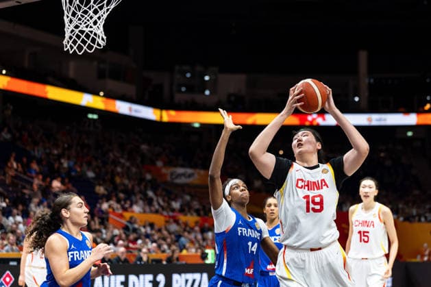 Ziyu Zhang (China), No. 19, with the ball; Dominique Malonga (France), No. 14; GER, China vs. France, Basketball, 2026 FIBA Women’s World Cup, Quarterfinals, September 10, 2026 GER, China vs. France, Basketball, FIBA Women’s World Cup 2026, Quarterfinals, September 10, 2026 Berlin Copyright: xEibner-Pressefoto MaxxVincenx EP_MVN