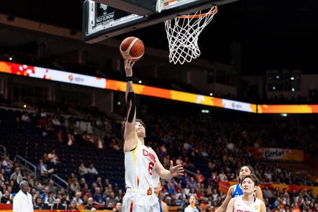 Shuyu Yang (China), No. 6, making a layup, GER, China vs. France, Basketball, 2026 FIBA Women s World Cup, Quarterfinals, September 10, 2026, GER, China vs. France, Basketball, 2026 FIBA Women s World Cup, Quarterfinals, September 10, 2026, Berlin Copyright: xEibner-Pressefoto MaxxVincenx EP_MVN