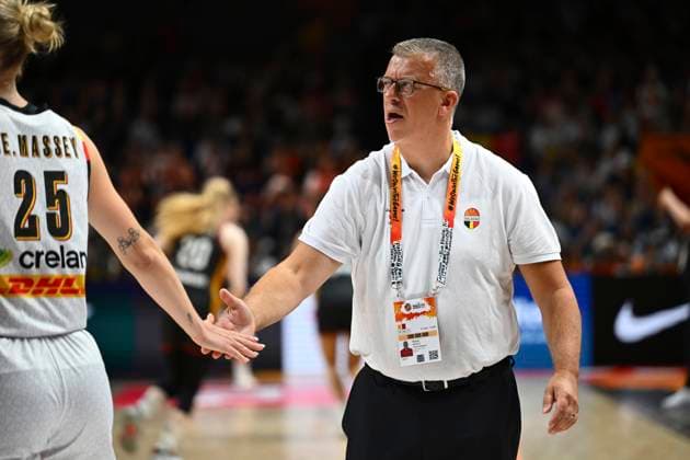 Belgium v Germany - FIBA Women s Basketball World Cup 2026 Quarter-Final BERLIN, GERMANY - SEPTEMBER 10 : Angillis Pascal assistant coach of Belgium during the FIBA Women s Basketball World Cup quarter final match between Belgium and Germany in Berlin on September 10, 2026 in Berlin, Germany, 10 09 2026 Berlin Germany  Copyright: xVincentxKalutx
