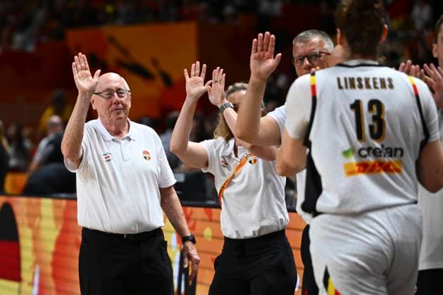 Belgium v Germany - FIBA Women s Basketball World Cup 2026 Quarter-Final BERLIN, GERMANY - SEPTEMBER 10 : Thibault Mike head coach of Belgium during the FIBA Women s Basketball World Cup quarter final match between Belgium and Germany in Berlin on September 10, 2026 in Berlin, Germany, 10 09 2026 Berlin Germany  Copyright: xVincentxKalutx