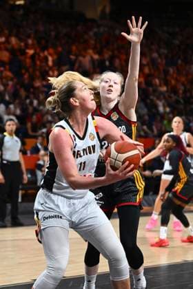 Belgium v Germany - FIBA Women s Basketball World Cup 2026 Quarter-Final BERLIN, GERMANY - SEPTEMBER 10 : Meesseman Emma power forward of Belgium during the FIBA Women s Basketball World Cup quarter final match between Belgium and Germany in Berlin on September 10, 2026 in Berlin, Germany, 10 09 2026 Berlin Germany  Copyright: xVincentxKalutx