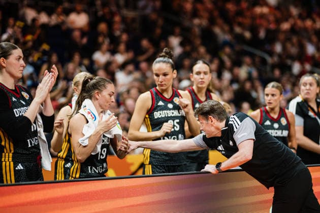 FIBA Women’s Basketball World Cup 2026: Belgium vs. Germany, September 10, 2026. Olaf Lange, head coach of Germany, selects Britta Daub for the German team. Basketball, FIBA Women’s Basketball World Cup 2026, Final Phase, Quarterfinals: Belgium vs. Germany on September 10, 2026, at the Uber Arena, Berlin Copyright: xBEAUTIFULxSPORTS Tonhäuserx