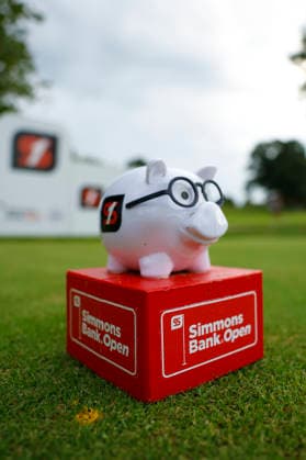 FRANKLIN, TN - SEPTEMBER 10: A piggy bank tee marker on the No. 18 tee box during the opening round of the Simmons Bank Open for the Snedeker Foundation, September 10, 2026, at Vanderbilt Legends Club in Franklin, Tennessee. (Photo by Matthew Maxey Icon Sportswire) GOLF: SEP 10 Korn Ferry Tour Simmons Bank Open EDITORIAL USE ONLY Icon260910004