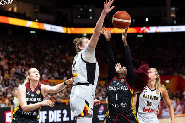 Alexis Peterson (Germany), No. 1, shooting; Kyara Linskens (Belgium), No. 13; GER, Belgium vs. Germany, basketball, 2026 FIBA Women’s World Cup, Quarterfinals, September 10, 2026, GER, Belgium vs. Germany, Basketball, 2026 FIBA Women s World Cup, Quarterfinals, September 10, 2026, Berlin Copyright: xEibner-Pressefoto MaxxVincenx EP_MVN