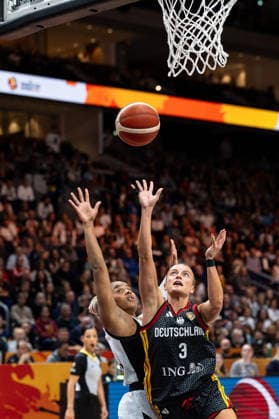 Alexandra Wilke (Germany), No. 03 taking a shot; Maxuella Lisowa Mbaka (Belgium), No. 31; GER, Belgium vs. Germany, Basketball, 2026 FIBA Women’s World Cup, Quarterfinals, September 10, 2026, GER, Belgium vs. Germany, Basketball, 2026 FIBA Women’s World Cup, Quarterfinals, September 10, 2026, Berlin Copyright: xEibner-Pressefoto MaxxVincenx EP_MVN