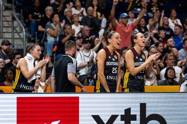 Deutsche Bank celebrates, Britta Daub, Germany, 19, Clara Bielefeld, Germany, 25, Emily Bessoir, Germany, 22, GER, Belgium vs. Germany, Basketball, FIBA Women s World Cup 2026, Quarterfinals, September 10, 2026 GER, Belgium vs. Germany, Basketball, FIBA Women’s World Cup 2026, Quarterfinals, September 10, 2026 Berlin Copyright: xEibner-Pressefoto MaxxVincenx EP_MVN