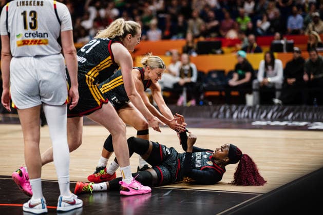 FIBA Women’s Basketball World Cup 2026: Belgium vs. Germany, September 10, 2026. Alexis Peterson (Germany, No. 1) is assisted by Alexandra Wilke (Germany, No. 3) and Marie Gülich (Germany, No. 21). Basketball, FIBA Women’s Basketball World Cup 2026, Final Phase, Quarterfinals: Belgium vs. Germany on September 10, 2026, at the Uber Arena, Berlin Copyright: xBEAUTIFULxSPORTS Tonhäuserx