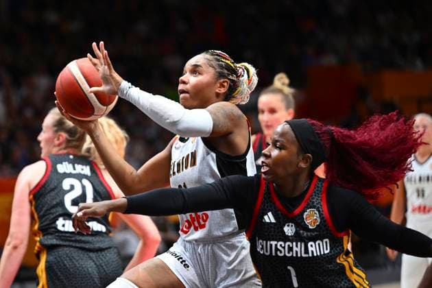 Belgium v Germany - FIBA Women s Basketball World Cup 2026 Quarter-Final BERLIN, GERMANY - SEPTEMBER 10 : Lisowa Mbaka Maxuella small forward of Belgium and Peterson Alexis point guard of Germany during the FIBA Women s Basketball World Cup quarter final match between Belgium and Germany in Berlin on September 10, 2026 in Berlin, Germany, 10 09 2026 Berlin Germany  Copyright: xVincentxKalutx