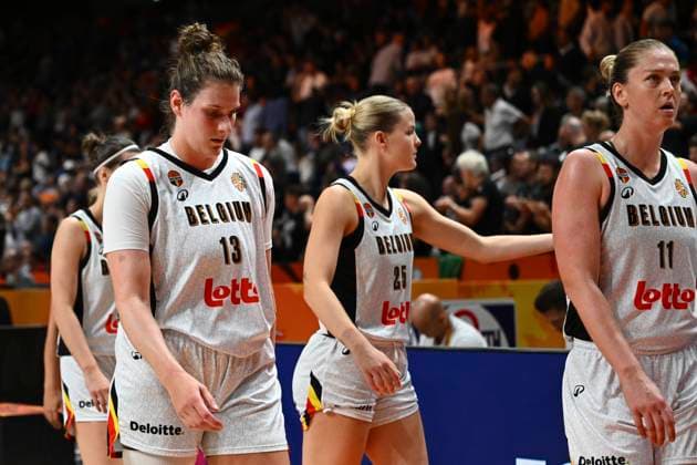 Belgium v Germany - FIBA Women s Basketball World Cup 2026 Quarter-Final BERLIN, GERMANY - SEPTEMBER 10 : Linskens Kyara center of Belgium, Massey Becky center of Belgium, Meesseman Emma power forward of Belgium during the FIBA Women s Basketball World Cup quarter final match between Belgium and Germany in Berlin on September 10, 2026 in Berlin, Germany, 10 09 2026 Berlin Germany  Copyright: xVincentxKalutx