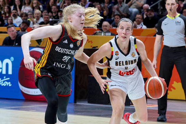 Frieda Buhner of Germany and Antonia Delaere of Belgium battle for the ball during the FIBA Women s Basketball World Cup Germany 2026 quarterfinal match between Belgium and Germany at the Berlin Arena on September 10, 2026, in Berlin, Germany. Photo by Marco Steinbrenner, DeFodi Images
