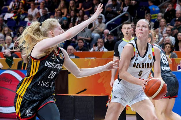 Frieda Buhner of Germany and Antonia Delaere of Belgium battle for the ball during the FIBA Women s Basketball World Cup Germany 2026 quarterfinal match between Belgium and Germany at the Berlin Arena on September 10, 2026, in Berlin, Germany. Photo by Marco Steinbrenner, DeFodi Images