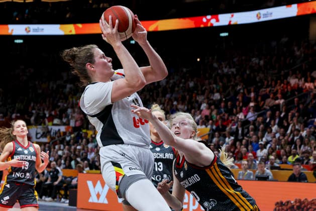 Emma Meesseman of Belgium and Frieda Buhner of Germany battle for the ball during the FIBA Women s Basketball World Cup Germany 2026 quarterfinal match between Belgium and Germany at the Berlin Arena on September 10, 2026, in Berlin, Germany. Photo by Marco Steinbrenner, DeFodi Images