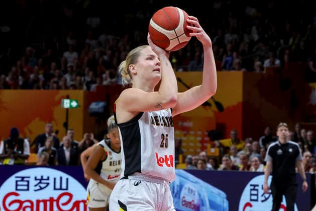 Becky Massey of Belgium controls the ball during the FIBA Women s Basketball World Cup Germany 2026 quarterfinal match between Belgium and Germany at the Berlin Arena on September 10, 2026, in Berlin, Germany. Photo by Marco Steinbrenner, DeFodi Images