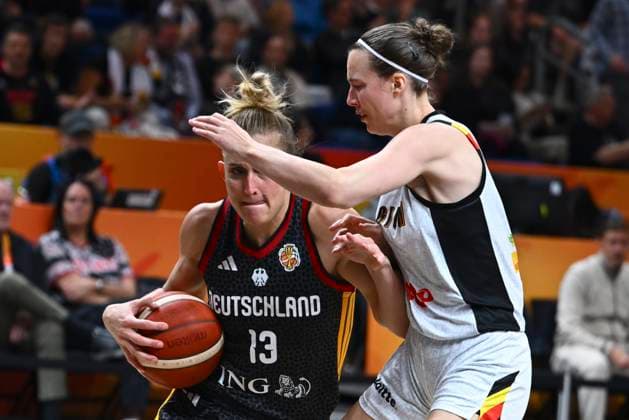 Belgium v Germany - FIBA Women s Basketball World Cup 2026 Quarter-Final BERLIN, GERMANY - SEPTEMBER 10 : Fiebich Leonie shooting guard of Germany and Delaere Antonia small forward of Belgium during the FIBA Women s Basketball World Cup quarter final match between Belgium and Germany in Berlin on September 10, 2026 in Berlin, Germany, 10 09 2026 Berlin Germany  Copyright: xVincentxKalutx