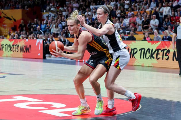 Leonie Fiebich of Germany and Antonia Delaere of Belgium battle for the ball during the FIBA Women s Basketball World Cup Germany 2026 quarterfinal match between Belgium and Germany at the Berlin Arena on September 10, 2026, in Berlin, Germany. Photo by Marco Steinbrenner, DeFodi Images