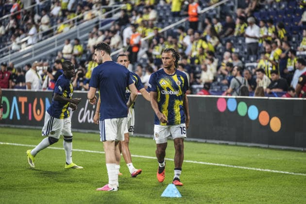 Fenerbahce v AS Roma - UEFA Champions League ISTANBUL, TURKIYE - SEPTEMBER 10: Nathan Ake (15) of Fenerbahce warms up ahead of the UEFA Champions League match between Fenerbahce and AS Roma at Chobani Stadium in Istanbul, Turkiye on September 10, 2026. Agit Erdi Ulukaya Anadolu Istanbul Turkey. Editorial use only. Please get in touch for any other usage.  Copyright: x2026xAnadoluxAgitxErdixUlukayax