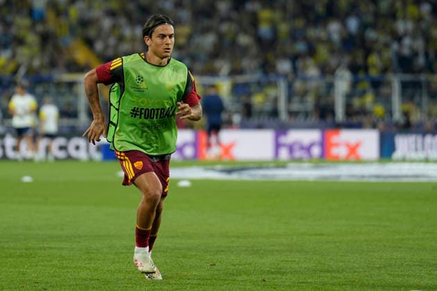 September 10, 2026, Kadikoy, Istanbul, Turkey: Paulo Dybala (C) of AS Roma warms up before the UEFA Champions League - League Phase, Matchday 1 - football match between Fenerbahce and AS Roma at Sukru Saracoglu Stadium in Istanbul, Turkey, on September 10, 2026. Kadikoy Turkey - ZUMAu194 20260910_zip_u194_009 Copyright: xTolgaxUluturkx