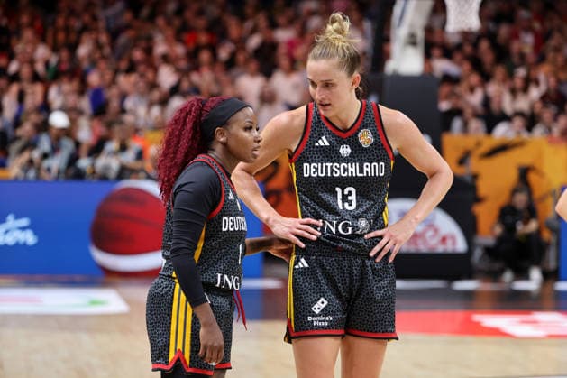 Alexis Peterson talks with Leonie Fiebich: Upper Body Workout, Basketball, FIBA World Cup, Women s World Championship, 2026-2027 Season, October 9, 2026, Belgium (BEL) vs. DBB Germany (GER)