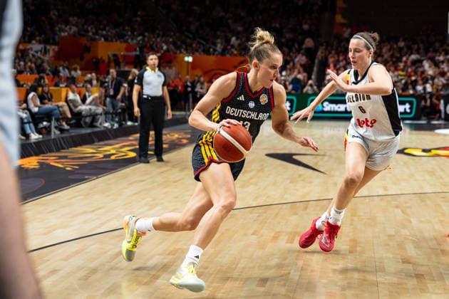 Leonie Fiebich (Germany), 13, dribbling past Antonia Delaere (Belgium), 06, GER, Belgium vs. Germany, Basketball, 2026 FIBA Women’s World Cup, Quarterfinals, September 10, 2026, GER, Belgium vs. Germany, Basketball, 2026 FIBA Women’s World Cup, Quarterfinals, September 10, 2026, Berlin Copyright: xEibner-Pressefoto MaxxVincenx EP_MVN