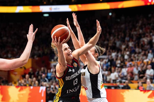 Leonie Fiebich (Germany), No. 13 with the ball, Antonia Delaere (Belgium), No. 06, GER, Belgium vs. Germany, Basketball, 2026 FIBA Women’s World Cup, Quarterfinals, September 10, 2026, GER, Belgium vs. Germany, Basketball, 2026 FIBA Women’s World Cup, Quarterfinals, September 10, 2026, Berlin Copyright: xEibner-Pressefoto MaxxVincenx EP_MVN