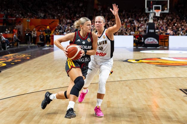 Alexandra Wilke (Germany), No. 3 dribbling; Julie Allemand (Belgium), No. 55; GER, Belgium vs. Germany, Basketball, 2026 FIBA Women’s World Cup, Quarterfinals, September 10, 2026, GER, Belgium vs. Germany, Basketball, 2026 FIBA Women’s World Cup, Quarterfinals, September 10, 2026, Berlin Copyright: xEibner-Pressefoto MaxxVincenx EP_MVN