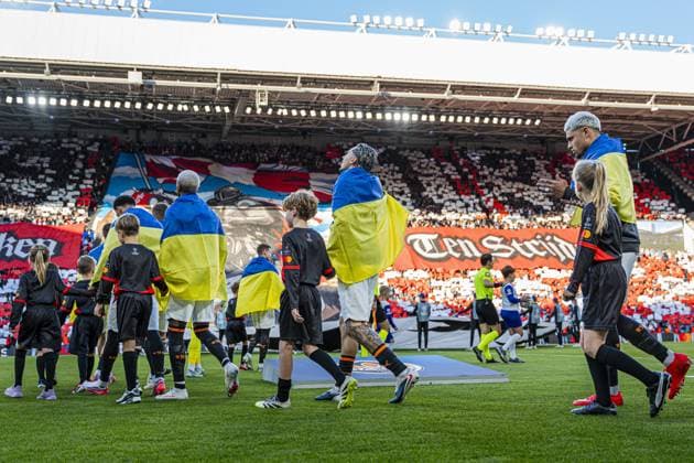 EINDHOVEN - Players from Shakhtar Donetsk walk onto the pitch ahead of the UEFA Champions League match between PSV Eindhoven and Shakhtar Donetsk at the Philips Stadium on September 10, 2026, in Eindhoven, the Netherlands. KEVIN SENDERS ANP UEFA Champions League 2026 27 xVIxANPxSportx xMarcelxterxBalsxIVx 567913463 originalFilename: 567913463.jpg