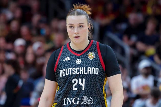 Lina Sontag of Germany watches the FIBA Women s Basketball World Cup Germany 2026 quarterfinal match between Belgium and Germany at the Berlin Arena on September 10, 2026, in Berlin, Germany. Photo by Marco Steinbrenner, DeFodi Images