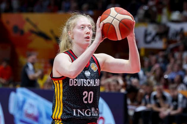 Frieda Buhner of Germany controls the ball during the FIBA Women’s Basketball World Cup Germany 2026 quarterfinal match between Belgium and Germany at the Berlin Arena on September 10, 2026, in Berlin, Germany. Photo by Marco Steinbrenner, DeFodi Images