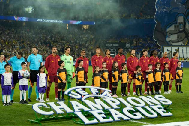 September 10, 2026, Kadikoy, Istanbul, Turkey: AS Roma players during the UEFA Champions League - League Phase, Matchday 1 - football match between Fenerbahce and AS Roma at Sukru Saracoglu Stadium in Istanbul, Turkey, on September 10, 2026. UEFA Champions League - Fenerbahce V AS Roma  - ZUMAu194 20260910_zip_u194_011 Copyright: xTolgaxUluturkx