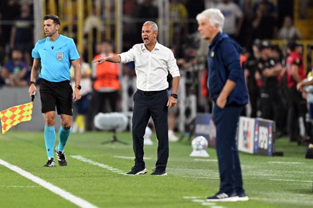 Fenerbahce v AS Roma - UEFA Champions League ISTANBUL, TURKIYE - SEPTEMBER 10: Head coach of Fenerbahce, Ismail Kartal (C) follows the UEFA Champions League match between Fenerbahce and AS Roma at Chobani Stadium in Istanbul, Turkiye on September 10, 2026. Serhat Cagdas Anadolu Istanbul Turkey. Editorial use only. Please get in touch for any other usage.  Copyright: x2026xAnadoluxSerhatxCagdasx