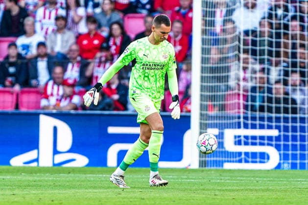2026-09-10 PSV Eindhoven v Shaktar Donetsk - Champions League EINDHOVEN, NETHERLANDS - SEPTEMBER 10: Matej Kovar keeper of PSV Eindhoven looks on during the Champions League match between PSV Eindhoven and Shaktar Donetsk at Philips Stadion on September 10, 2026 in Eindhoven, Netherlands. Eindhoven Philips Stadion Netherlands Content not available for redistribution in The Netherlands directly or indirectly through any third parties. Copyright: xAndrexWeeningx