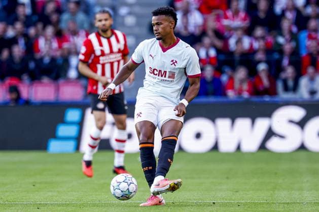 EINDHOVEN - Alisson Santana of Shakhtar Donetsk passes the ball for the UEFA Champions League match between PSV Eindhoven and Shakhtar Donetsk at the Philips Stadium on September 10, 2026, in Eindhoven, the Netherlands. MARCEL TER BALS ANP UEFA Champions League 2026 27 xVIxANPxSportx xMarcelxterxBalsxIVx 567915473 originalFilename: 567915473.jpg