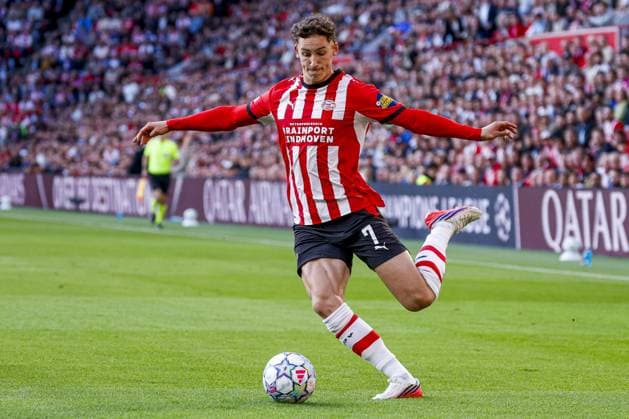 EINDHOVEN - Ruben van Bommel of PSV Eindhoven passes the ball for the UEFA Champions League match between PSV Eindhoven and Shakhtar Donetsk at the Philips Stadium on September 10, 2026, in Eindhoven, the Netherlands. MARCEL TER BALS ANP UEFA Champions League 2026 27 xVIxANPxSportx xMarcelxterxBalsxIVx 567915501 originalFilename: 567915501.jpg
