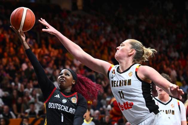 Belgium v Germany - FIBA Women s Basketball World Cup 2026 Quarter-Final BERLIN, GERMANY - SEPTEMBER 10 : Peterson Alexis point guard of Germany and Meesseman Emma power forward of Belgium during the FIBA Women s Basketball World Cup quarter final match between Belgium and Germany in Berlin on September 10, 2026 in Berlin, Germany, 10 09 2026 Berlin Germany  Copyright: xVincentxKalutx