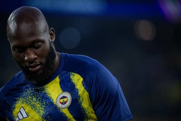 FENERBAHCE SK VS AS ROMA UEFA CHAMPIONS LEAGUE PHASE LEAGUE MD1 Romelu Lukaku of Fenerbahce warms up prior to the UEFA Champions League 2026 27 league phase MD1 between Fenerbahce SK and AS Roma at Sukru Saracoglu Stadium in Istanbul, Turkey on September 10, 2026. ISTANBUL TURKEY  Copyright: xBurakxBasturkx